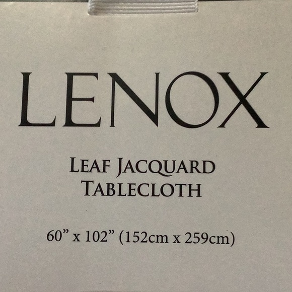Lenox Leaf Jacquard Tablecloth. - Picture 2 of 9